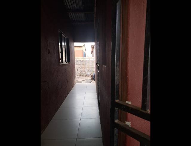 4 BEDROOM HOUSE FOR SALE IN SLOVO PARK